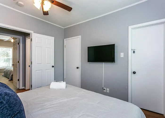 Sunset - 2 King Beds! Downtown Holiday home Glen Carbon